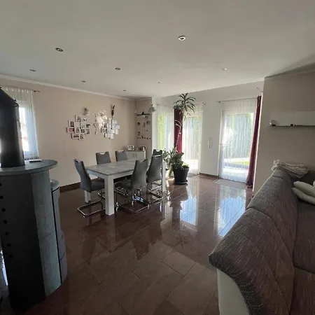 Remus Haus בית נופש *